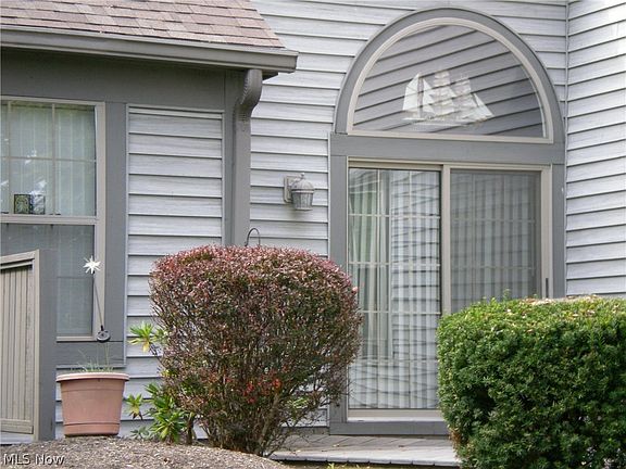 2nd image of 135 S Bayshore Dr #4