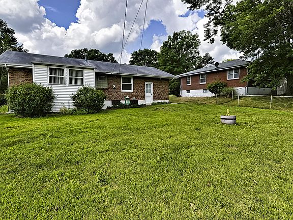 3rd image of 1215 Blodgett Dr