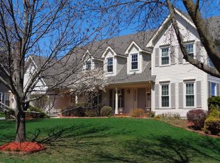 693 Bent Ridge Ln, Barrington, IL 60010