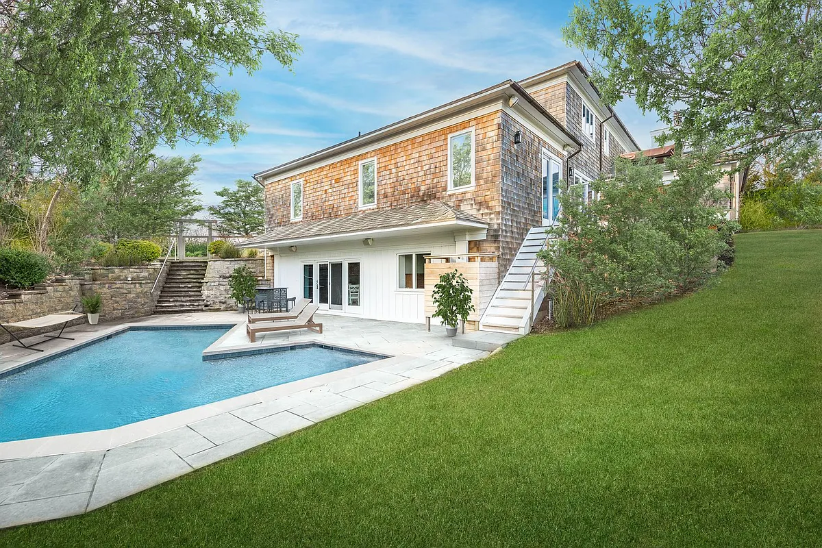 Building Photo - 38 Fairlawn Dr