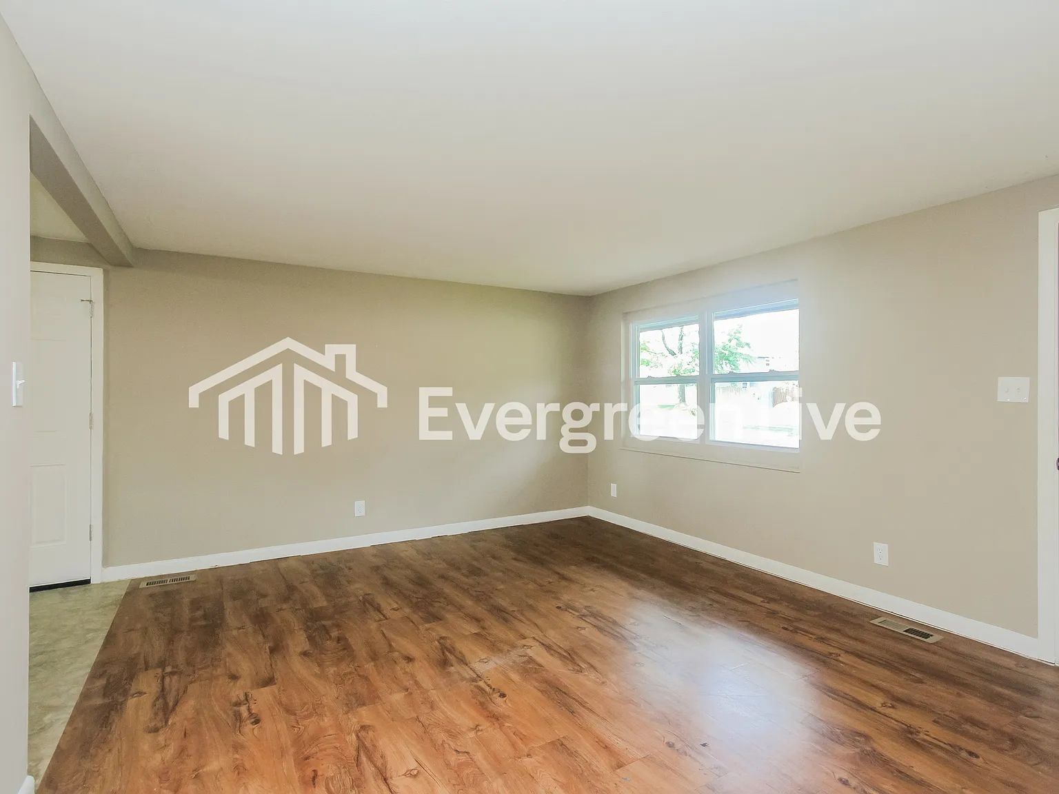 3 bed, 1.0 bath, 1016 sqft, $1,195 — Photo 4