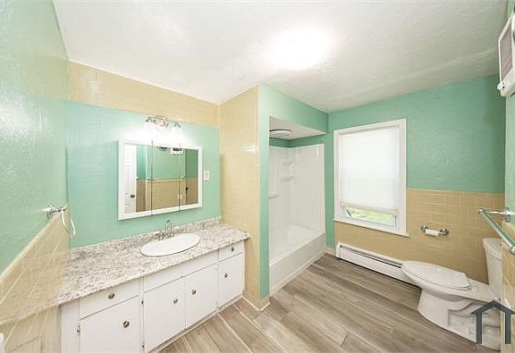 4th image of 33 Dane Ave #1