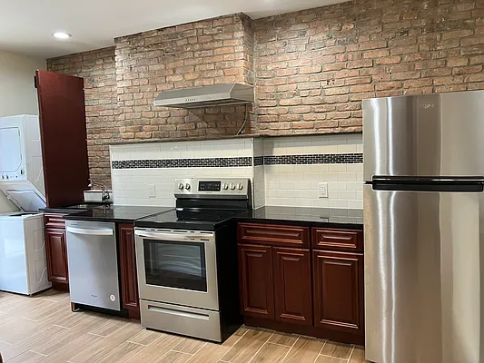 Rented by Melissa Conanan, LREB | media 8