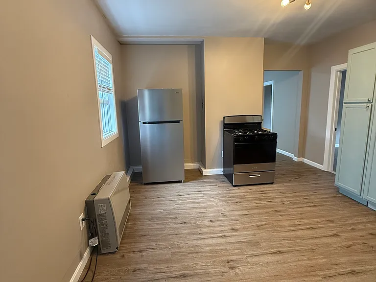 110 Spruce St #1 — Photo 3