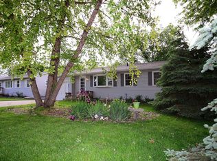 211 Wendover Dr, Council Bluffs, IA 51503