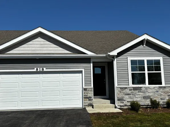 810A Concord Cir, Burlington, WI 53105