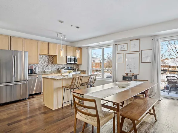 1502 5th St N APT 211, Hopkins, MN 55305