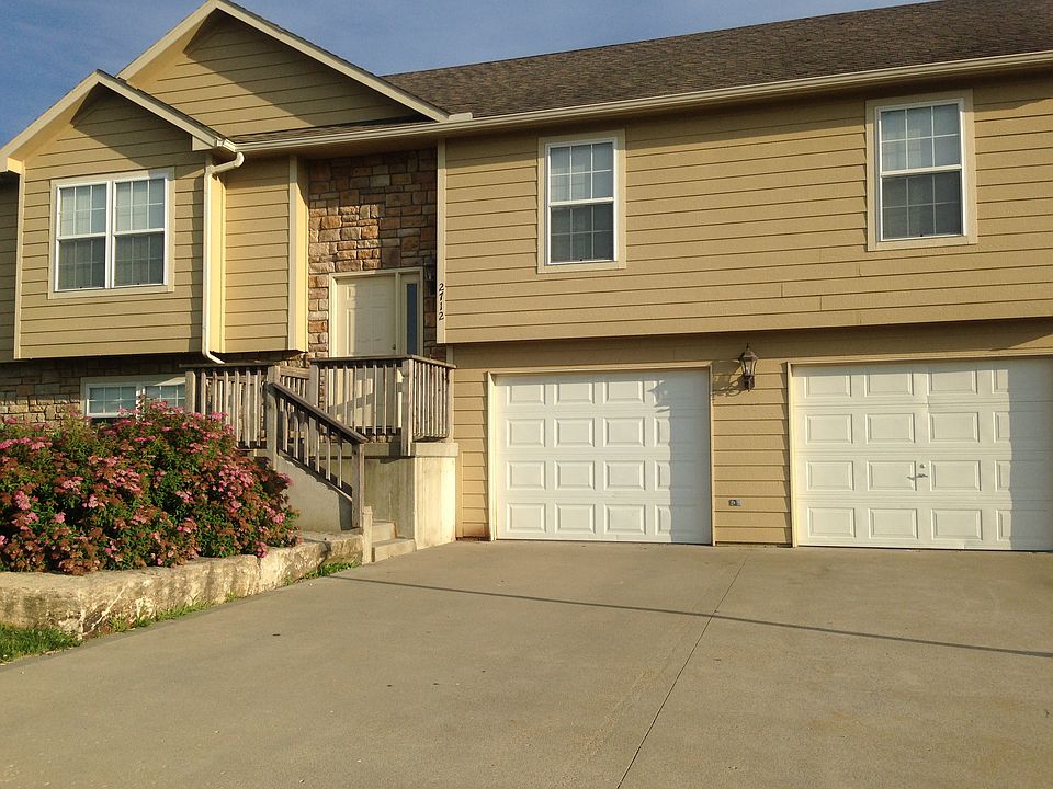 1st image of 2712 E Chestnut Dr