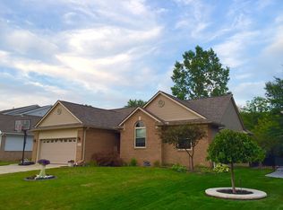 30653 Apple Grove Way, Flat Rock, MI 48134