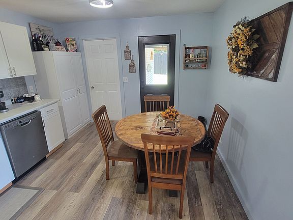 5th image of 229 Burton Rd