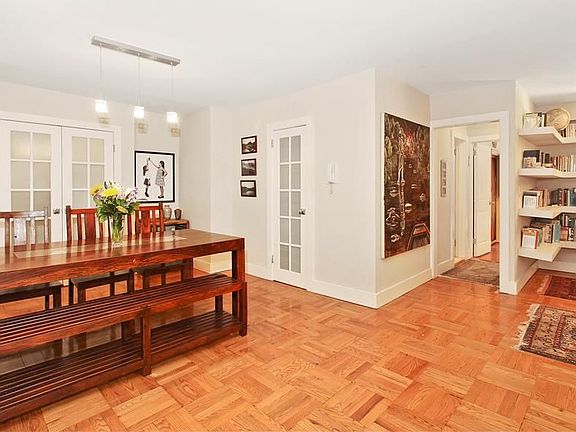 Dining Area/Foyer