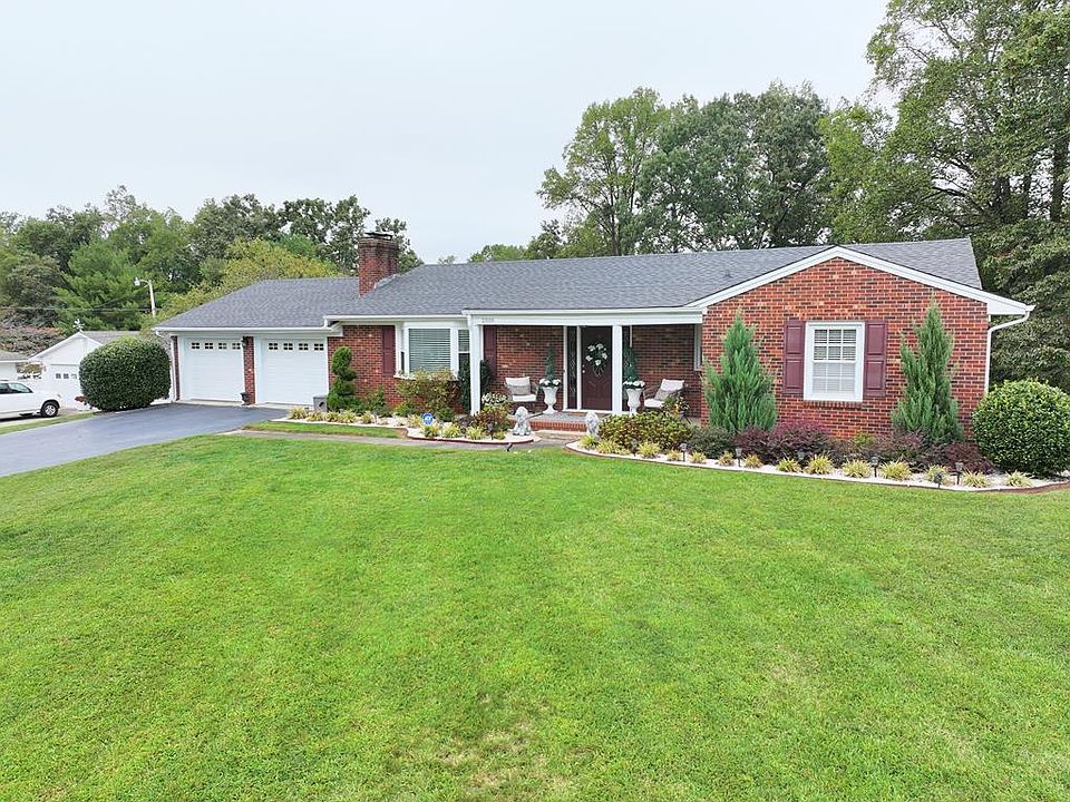 1st image of 2818 Blairmont Dr
