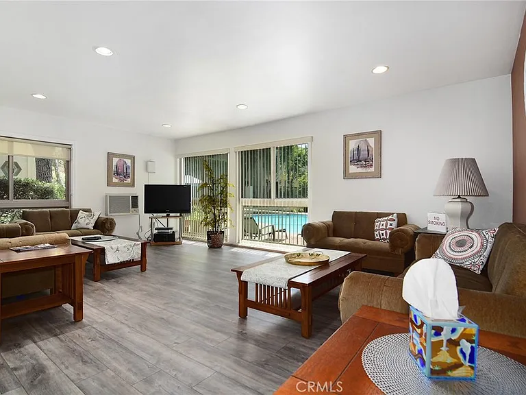 5255 Coldwater Canyon Ave #E — Photo 24