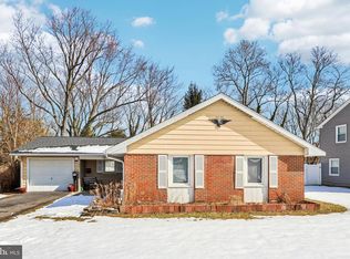 32 Millbrook Dr, Willingboro, NJ 08046