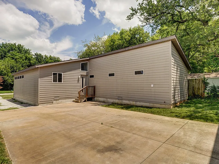 653 S Fairway Ave — Photo 30