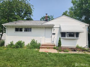 70 Schuyler Dr, Edison, NJ 08817