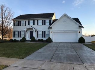 2297 Hobblebush Ln, Lake View, NY 14085