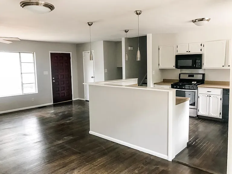 1786 Mackinaw Pl SE — Photo 1