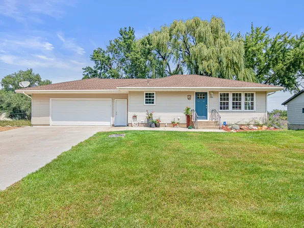 1001 Eastview Cir, Shakopee, MN 55379