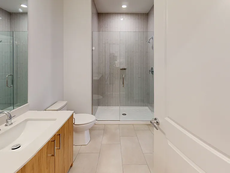 101 N Meridian — Photo 122