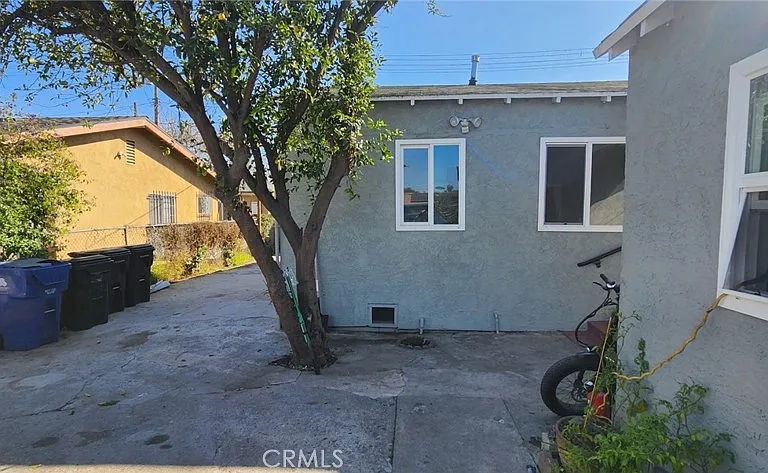 1726 W 55th St — Photo 2