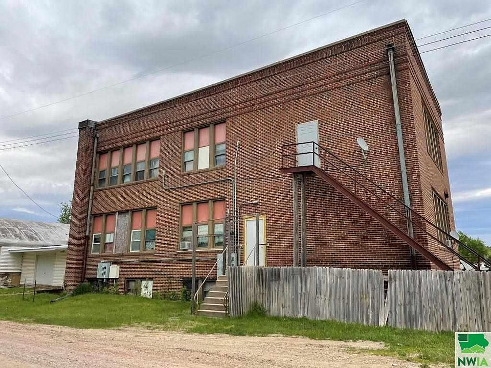 2nd image of 321 Cherry St