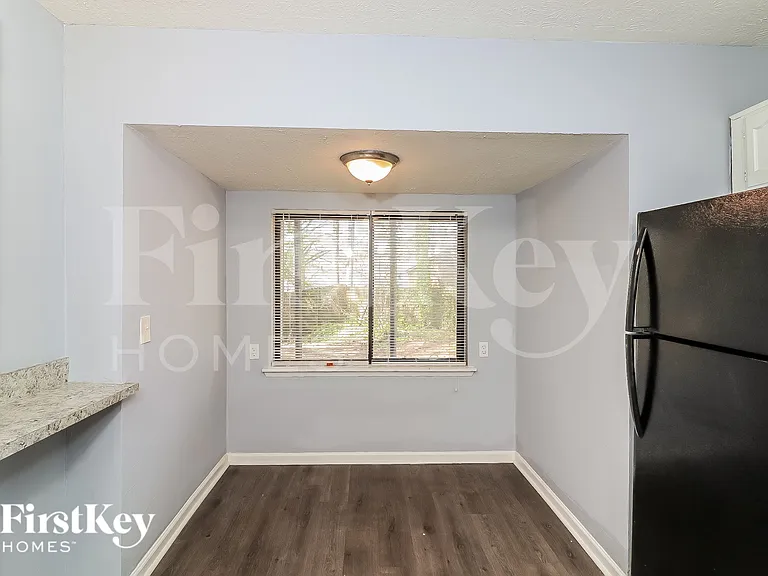 1060 Forest Path — Photo 6