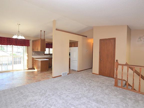 4th image of 414 2nd St SW