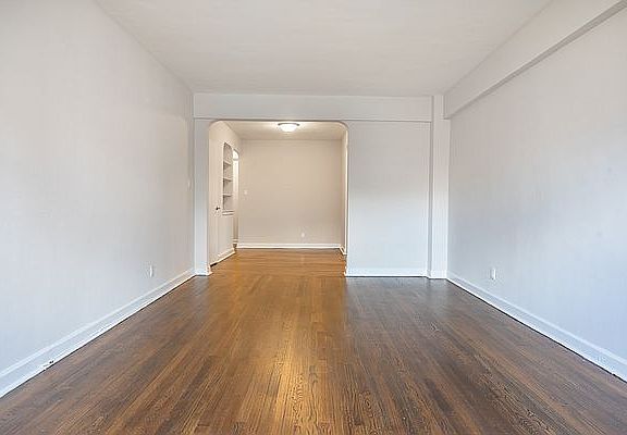 3rd image of 780 Greenwich St APT 4H