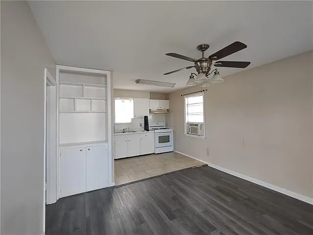 118 Yorke St — Photo 2