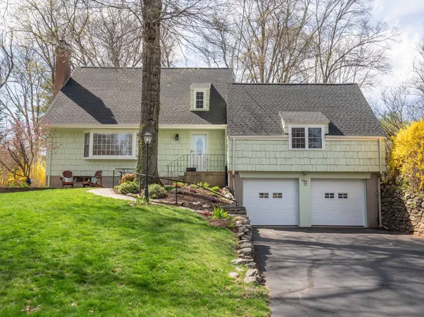 17 Trotwood Drive, West Hartford, CT 06117