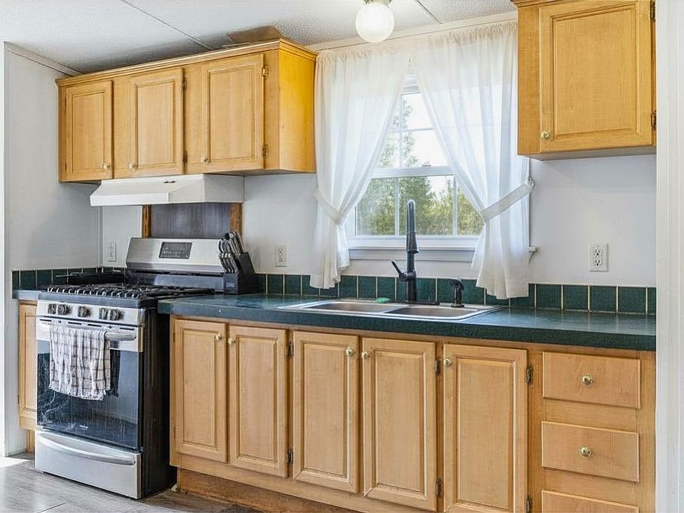 2nd image of 76 Deboer Lane