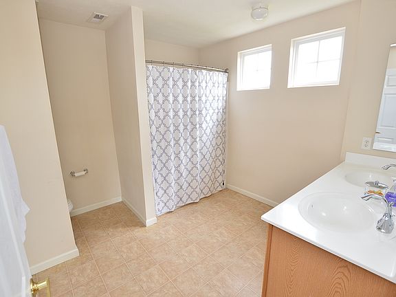 4th image of 6705 Emerald St