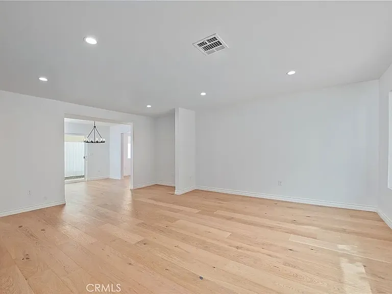 8839 Cedros Ave #2 — Photo 24