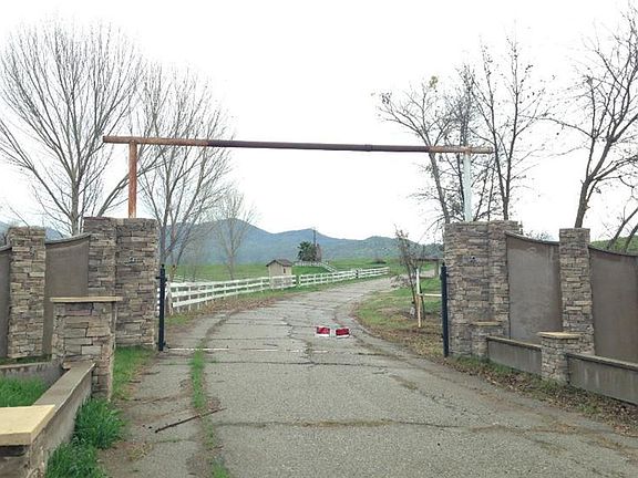 4th image of 31923 Avenue 176