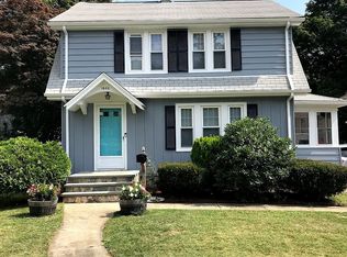 1606 Stratfield Rd, Fairfield, CT 06825