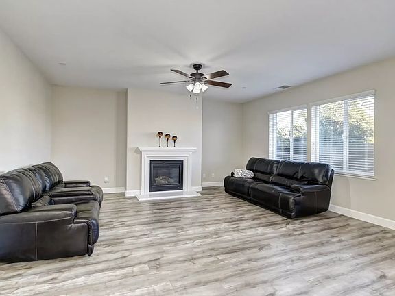 3rd image of 5654 Saratoga Cir