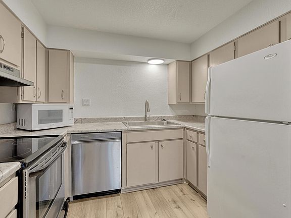 5th image of 1511 Yuma St APT 1
