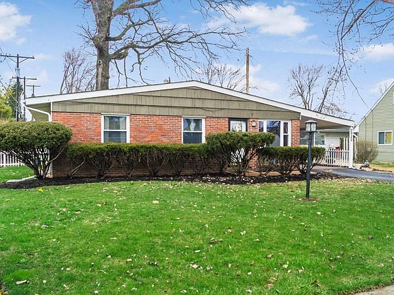 2nd image of 2922 Woodgrove Dr
