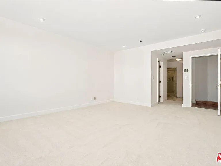 10724 Wilshire Blvd #1104 — Photo 20