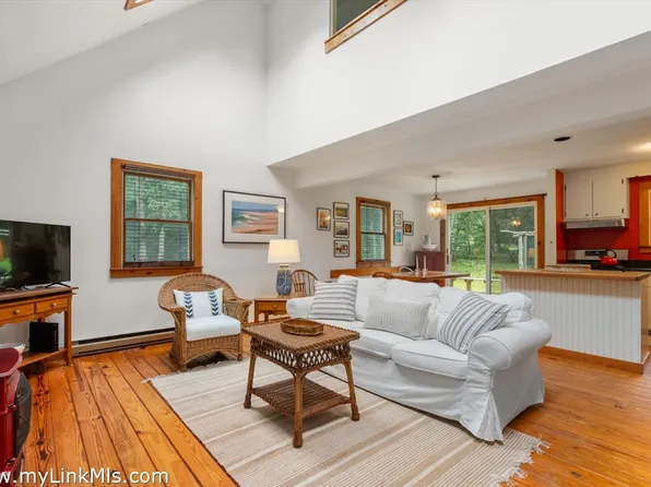 46 Old Coach Rd, West Tisbury, MA 02575