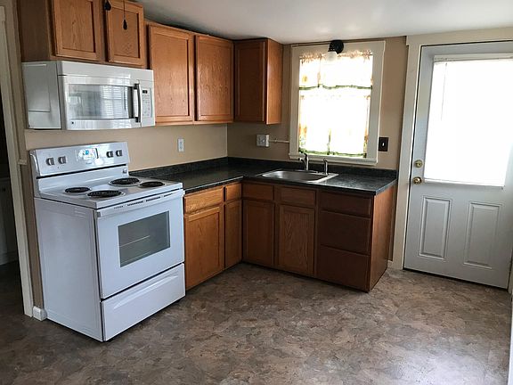 Another view of kitchen 