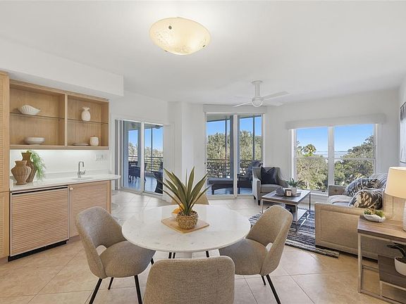 4th image of 2550 Harbourside Dr APT 333