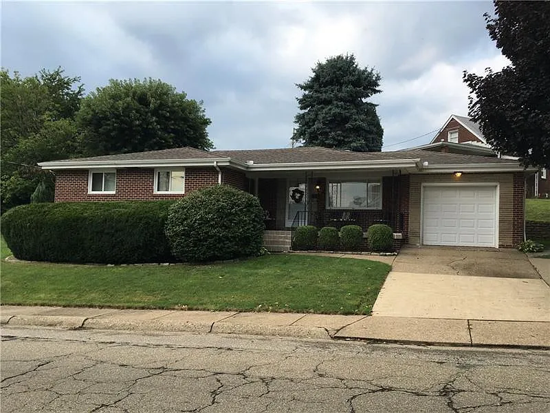 511 Camp Ave photo 1