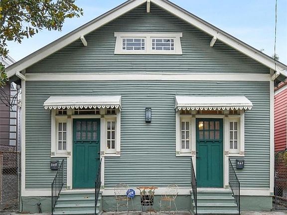 2nd image of 807 Marigny St