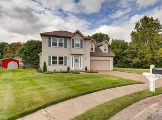 7044 McDaniel Dr, Newburgh, IN 47630