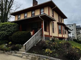221 E 9th St, Bloomington, IN 47408