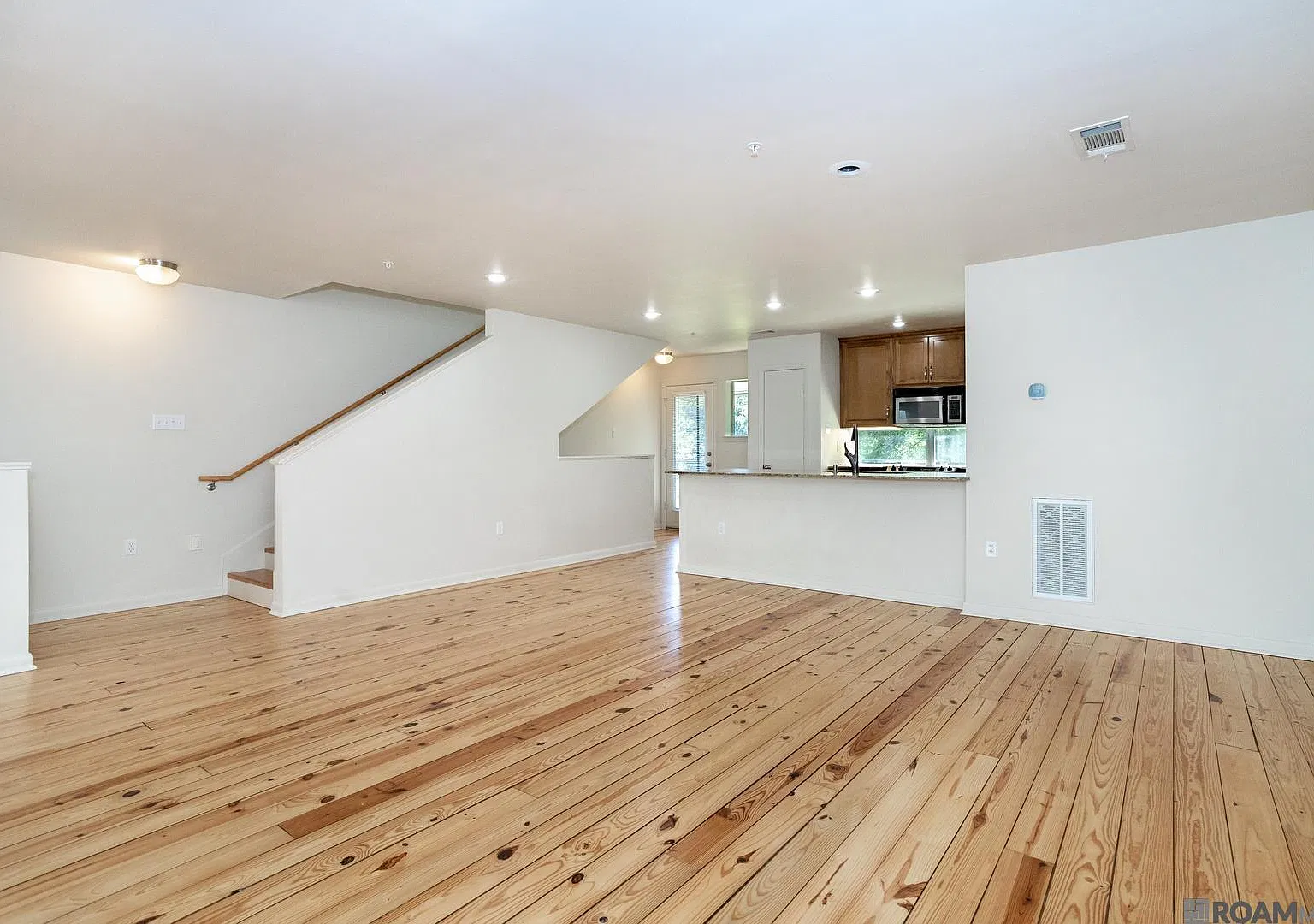 3 bed, 2001 sqft, $1,800 — Photo 4