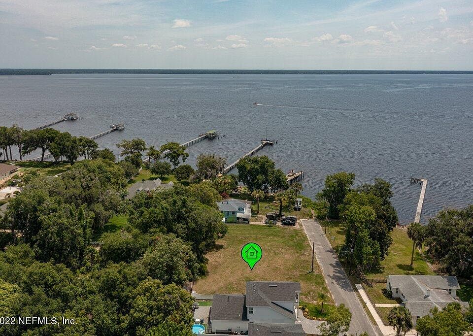 1st image of Lewis Dr
