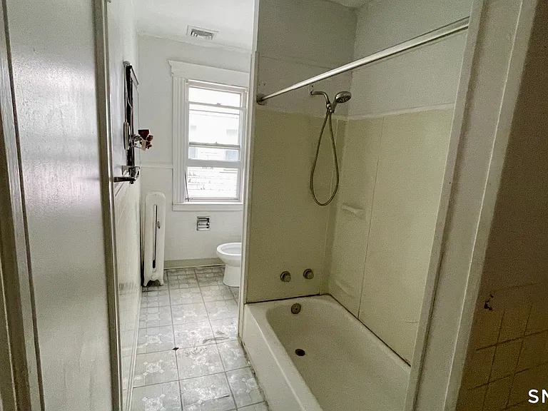 58 E Pearl St — Photo 7